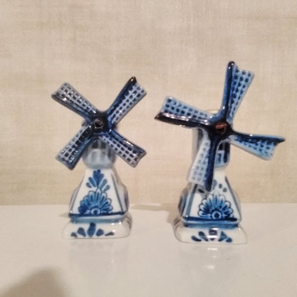 Windmill Salt & Pepper Shakers - Picture 6 of 6